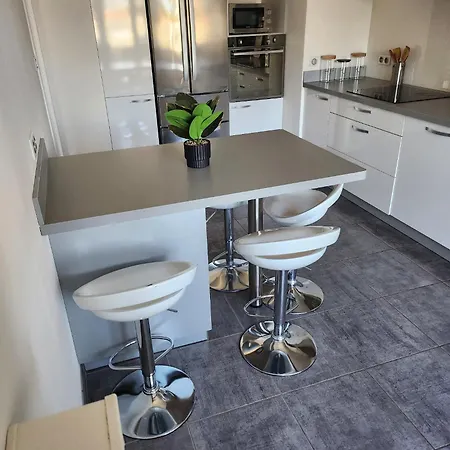 Apartment T3 Avec Garage Privatif *